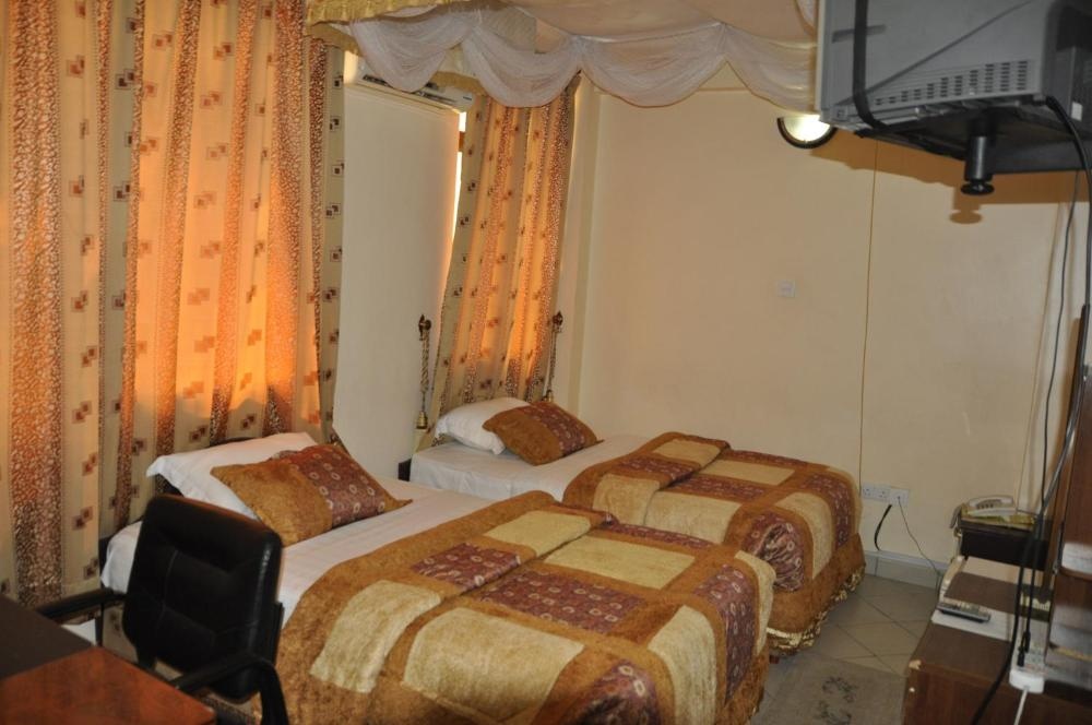 Rich Hotel Image 15