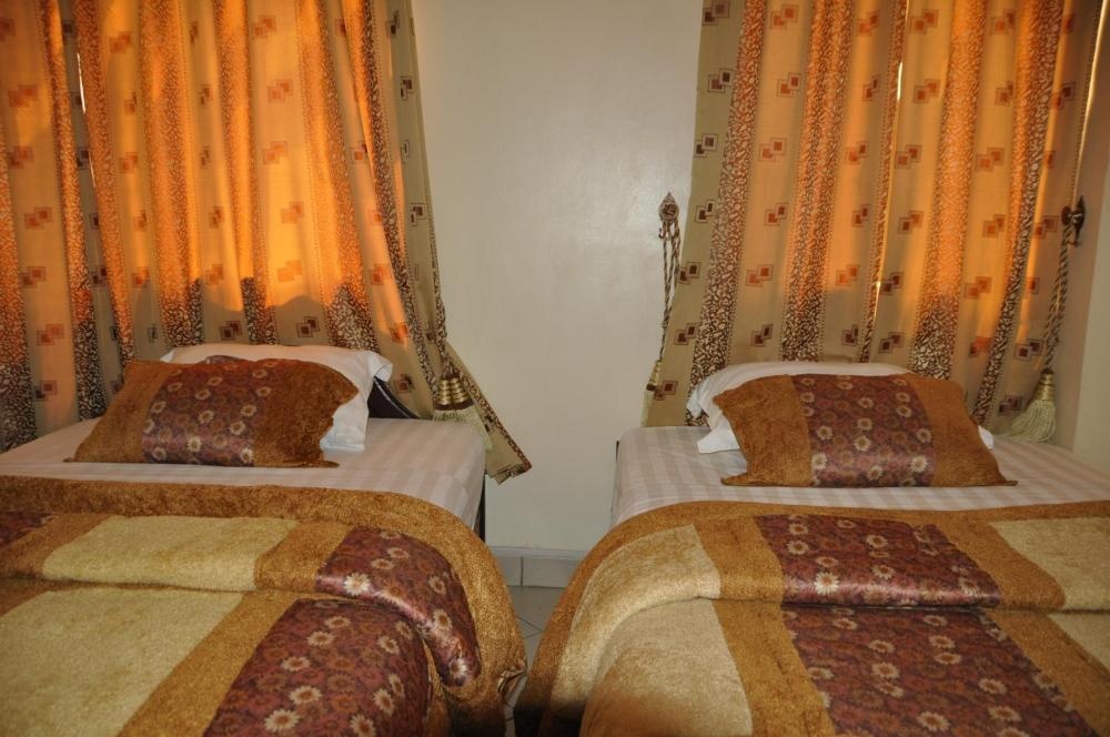 Rich Hotel Image 18