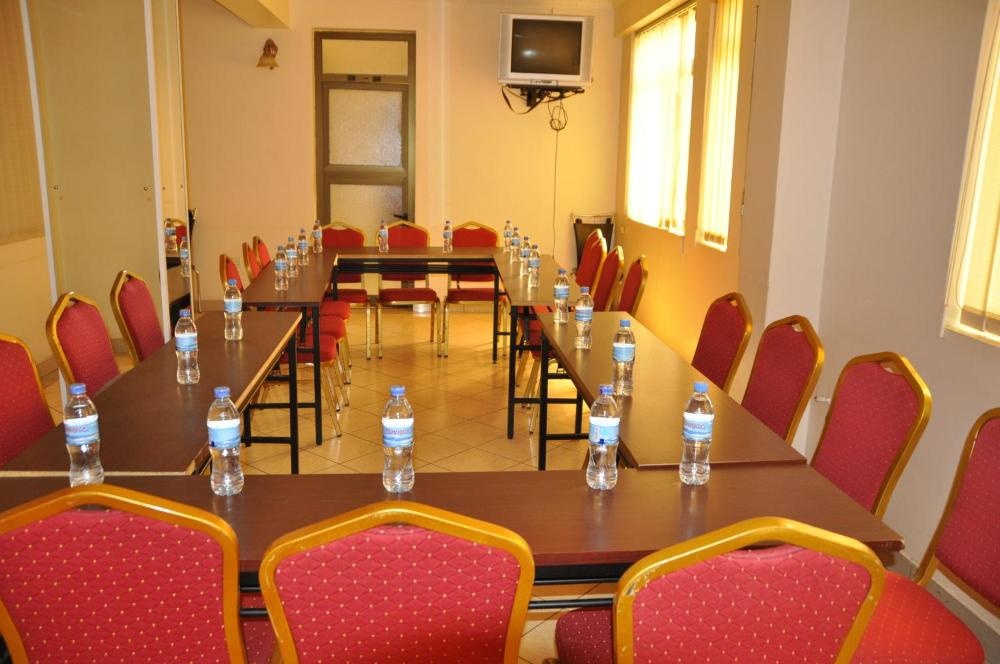 Rich Hotel Image 7